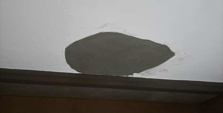 京都の高岡左官施工│欠損補修工事（天井欠復旧工事）